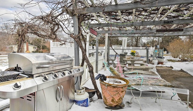 Pet-Friendly Hopewell Junction Apt w/Grill!