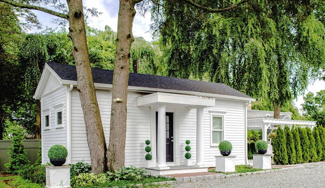 Phenomenal 1-bedroom bungalow in charming Old Lyme
