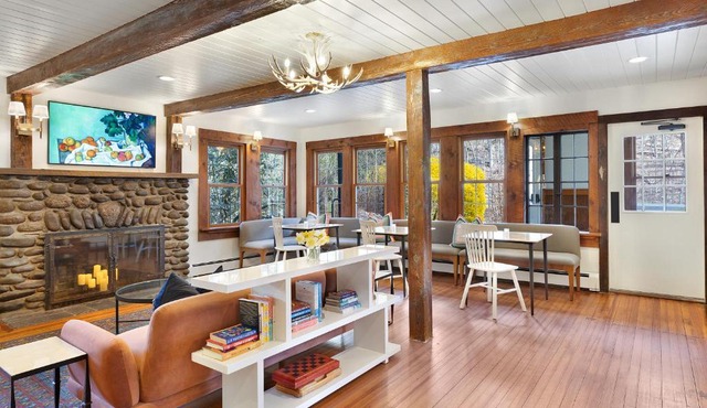 Phoenicia Lodge