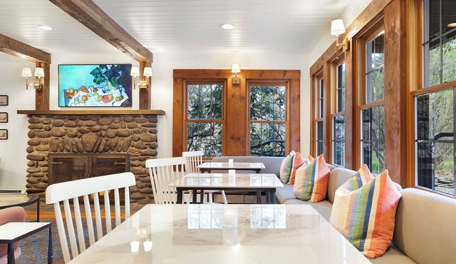 Phoenicia Lodge