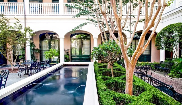 Piazza King Charm: Luxurious Stay at Planter Inn, Near King Street Thrills