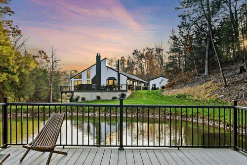 Pine Hollow Lodge