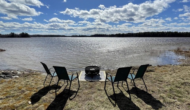 Piper Point Lake House on Graham lake - Close to Acadia National Park