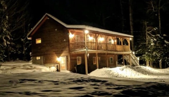 Pittsburg, NH Woodland getaway- DIRECT ACCESS TO TRAILS, plenty of parking!