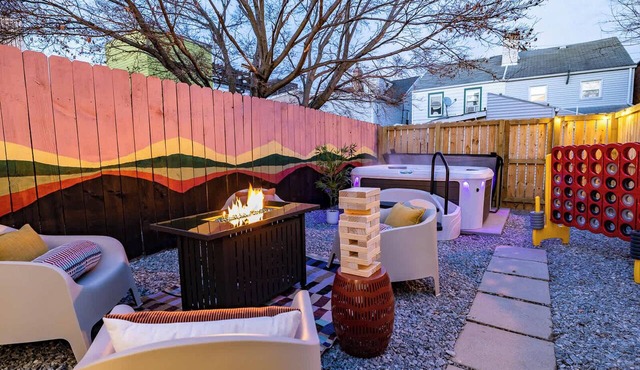 Pittsburgh House with Hot Tub, Patio & Free Parking!