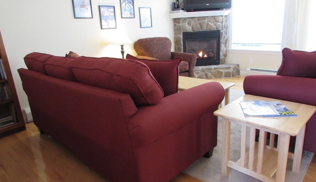 Pleasant Mountain Condo Ski in Ski out