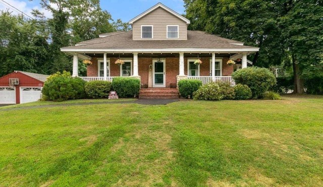 Pleasant spacious cozy home