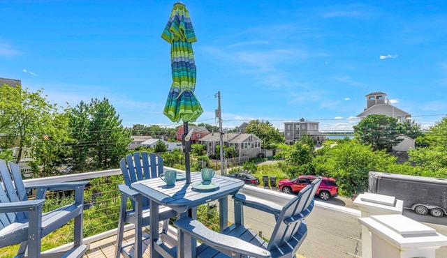 Plovers Nest: Stay in the Heart of Newburyport for Yankee Homecoming!