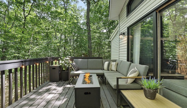 Poconos Chatham Continental - Hot Tub & Fire Pit