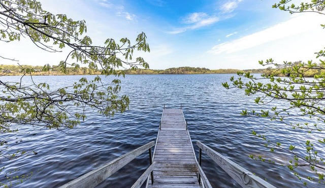 Pond Perch: 239-B Brewster Pond Front Perfection, Walk to Private Beach