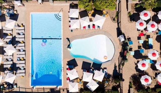 Pool Glimpse: Red Jacket Resort, 2 Queens, Pool Access, Boardwalk Fun, 2 Rooms