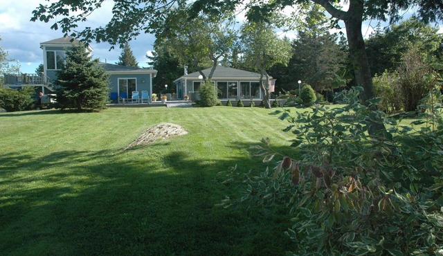 POOLSIDE The Moorings, ocean views, close to Pemaquid beach!