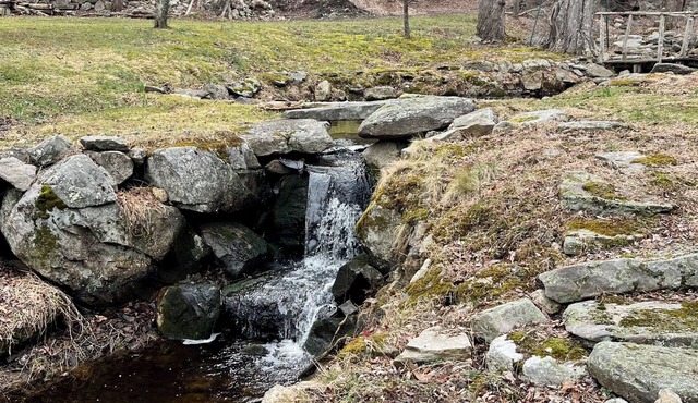 Pound Ridge Retreat: Private Trails, Fire Pit, Yoga + Fast Wi-Fi