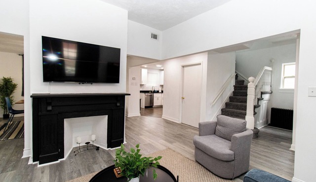Prime 5-Bed: Hot Tub, PITT, CMU, Schenley Park