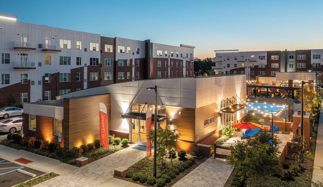 Prime Hampton Stay at Ellipse Urban: Near Shopping, Dining and Entertainment in Hampton