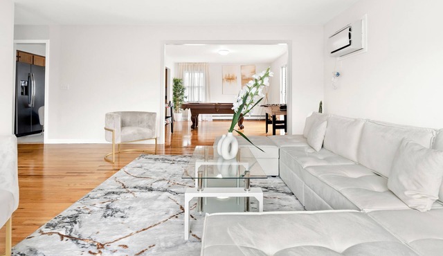 Prime Luxury NYC ft Balcony+Gameroom+Free Parking!