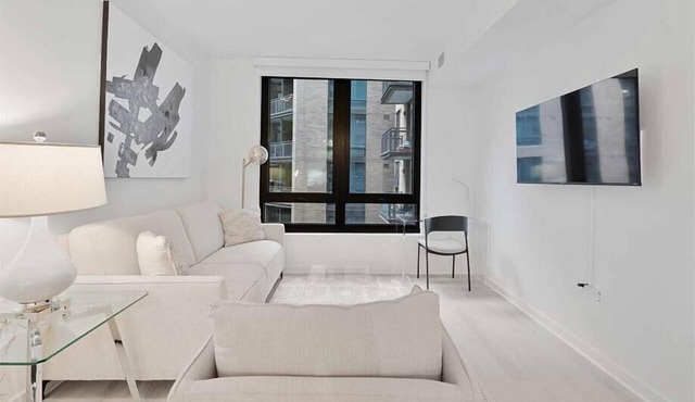 Pristine & Quiet 2BR, Close for Metro Red Line & Union Market
