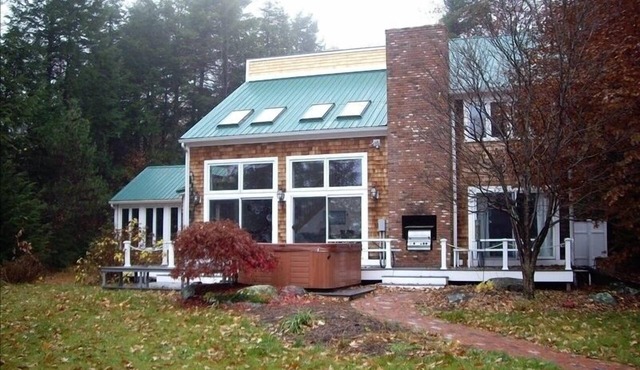 PRISTINE SUNSET LAKE-200' FRONTAGE private dock
