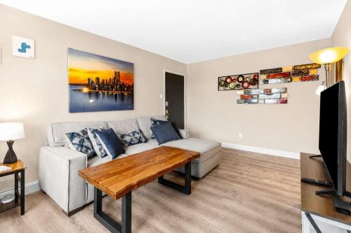 Private 1BR Apartment on Morganford