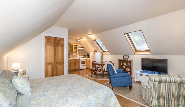 Private Access Studio king bed WiFi all the amenities of a hotel 5⭐️ experience