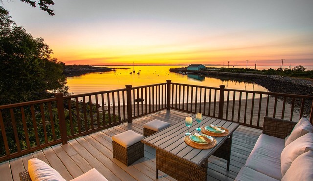 Private Beach! Dream vacation at your private beach in Gloucester