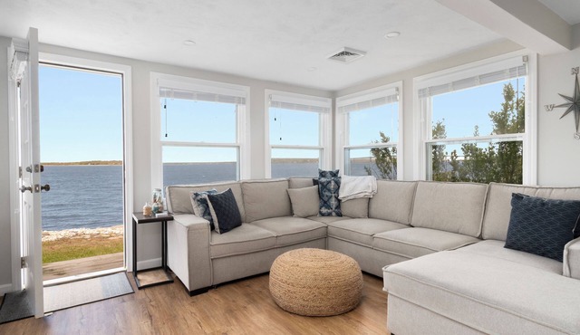 Private Beachfront Cottage Near Newport & Bristol