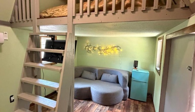 Private Cabin Near Table Rock Lake! Room