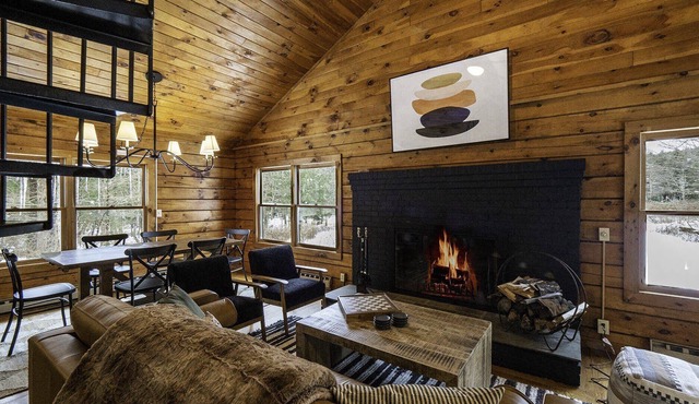 Private Cabin On Over 12 Acres Of Woods!