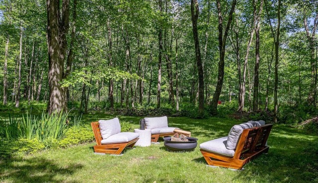 Private Designer Retreat sleeps 10 near Rhinebeck