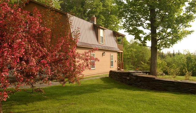 Private Guesthouse On 400 Scenic Acres- See Our Show Oxen & Try Maple Sugaring!
