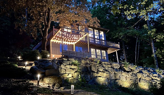 Private Hilltop Cabin at Houndcliffen