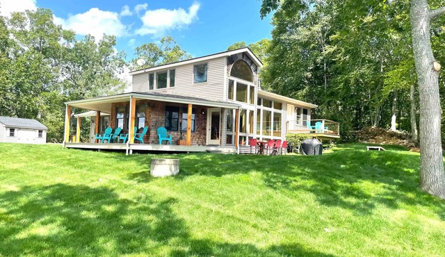 Private Island Lake House Near Casinos