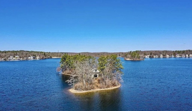 Private Island Retreat on Lake Pearl
