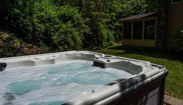 Private Lake Retreat w/Hot Tub & Fishing