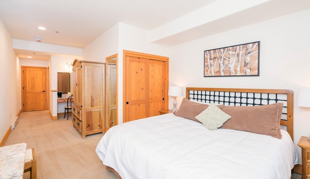 Private Lock-Off Room With Access to Hot Tub, Pool and More!