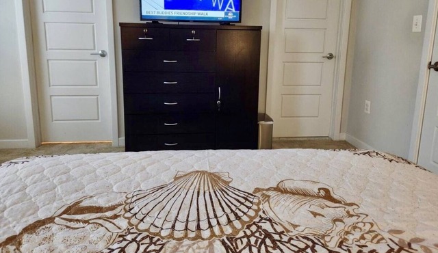 Private Luxury room at Glenmont Metro in Silver Spring