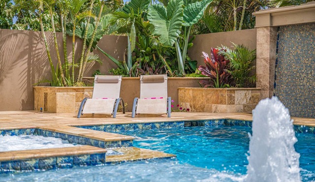 Private Luxury Villa in Kihei. Just moments walk to the beach. 10/10 reviews!
