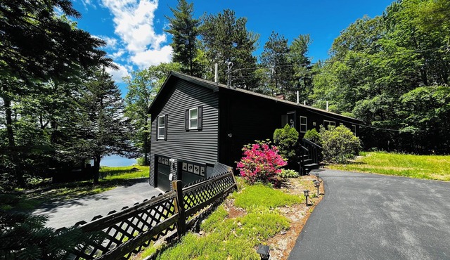 Private NH Waterfront Retreat – Hot Tub, Dog Friendly, Family & Remote Work