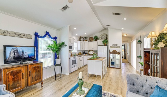 Private Pavilion: Countryside Cottage in Celina!