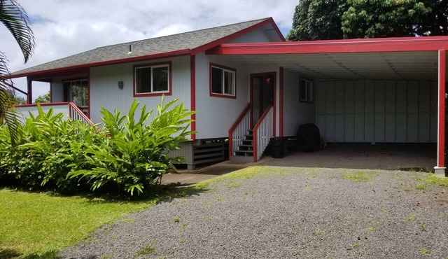 Private, Serene & Cute Cottage. Ocean Views & A/C. Near Hana Hwy.