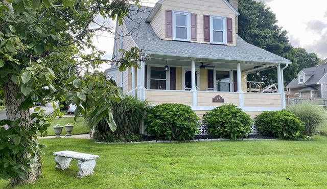 Private Waterfront Home in Warwick Neck on Narragansett Bay!