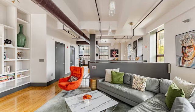 PVDLoft ︙ Curated Design ︙ Prime Walkable Locale ︙ Near Brown & RISD