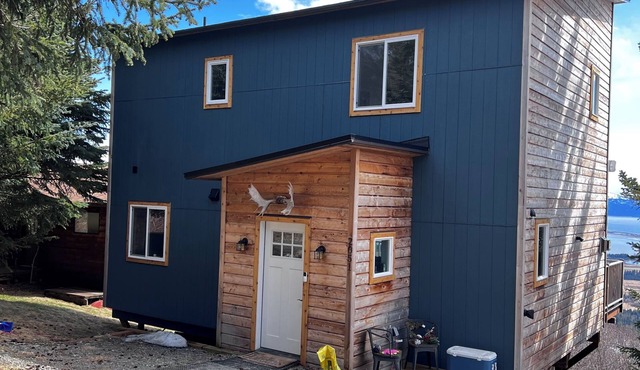 Quaint 2-bedroom bungalow perched above Homer and Kachemak Bay.
