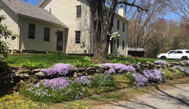 Quaint horse farm for a nice escape!