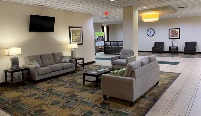 Quality Inn & Suites Downtown Mansfield