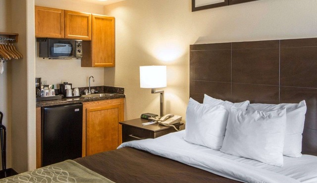 Quality Inn Tulsa - Downtown West