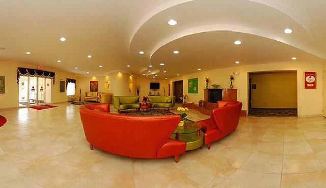 Quality Suites Stratford