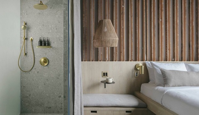 Queen-Sized Room, Heart of Downtown Santa Barbara