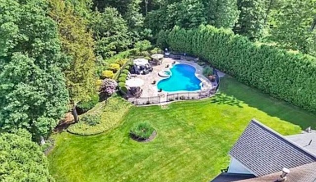Quiet Luxury Home Close to Amherst & Local Attractions