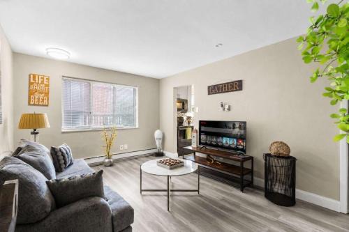 Quiet Morganford 1BR for Travel Nurses
